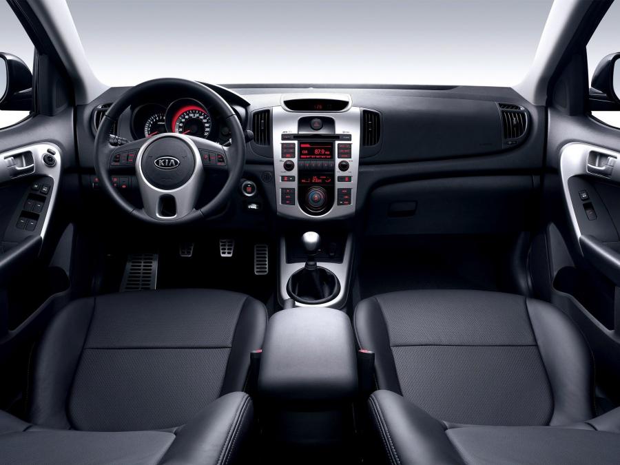  Kia Cerato 2009 года  (фото 2 из 15)